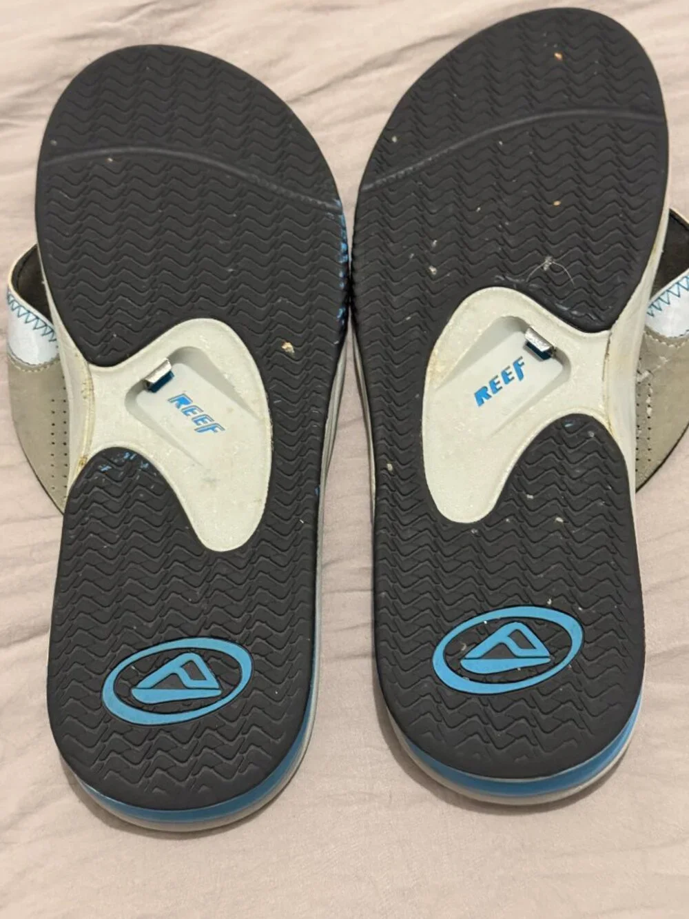 RETAIL $90 Reef Fanning flip flops with bottle opener